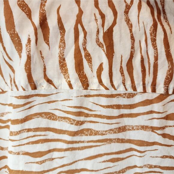 New Ava & Viv Lightweight Animal Print Zebra Top Cool Size 1X - Picture 5 of 8